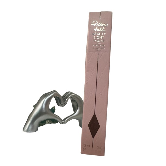 CHARLOTTE TILLBURY PILLOW TALK HIGHLIGHTER BEAUTY LIGHT WAND in Pillow Talk NIB - Picture 2 of 3